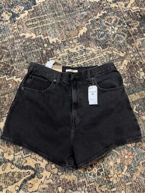 Levi's Black High-Rise Jean Shorts size 32